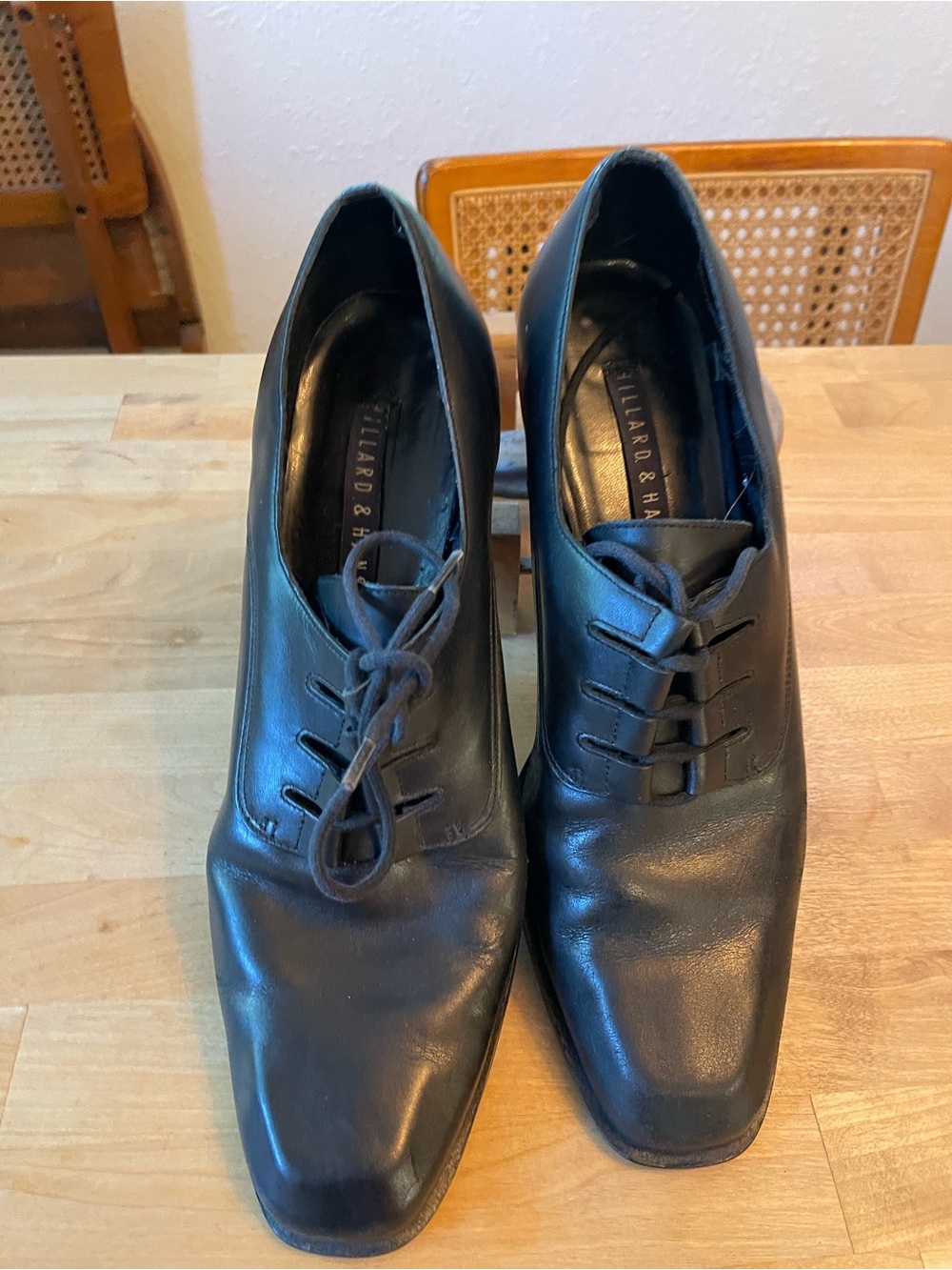 Hilliard & Hanson Black Leather Lace-Up Heeled Oxfords size 10 Made in Brazil